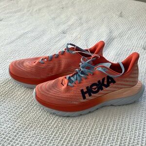 NWOT Hoka Mach 5 US Size 10